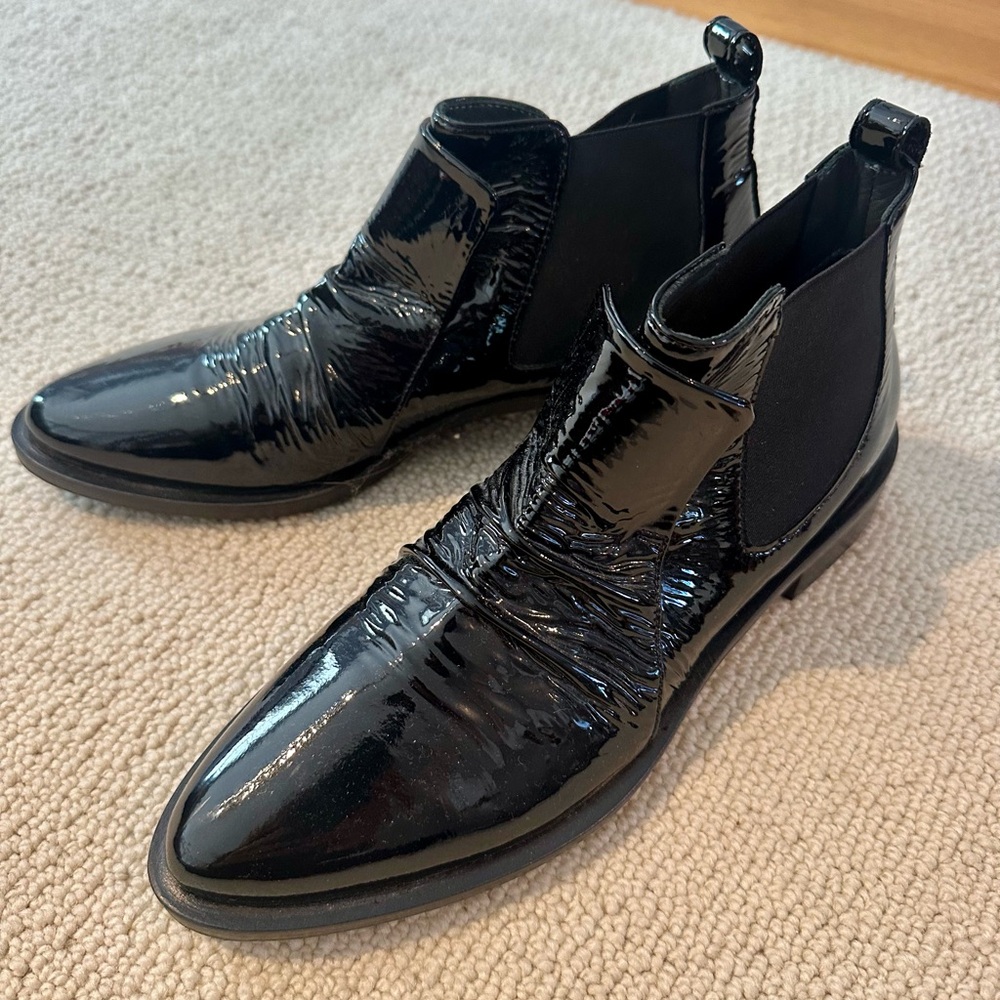 IXOS black shiny real leather ankle boot shoe
Size 38 from Italy